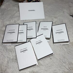 CHANEL. LOT OF 7 deluxe samples. (Read)